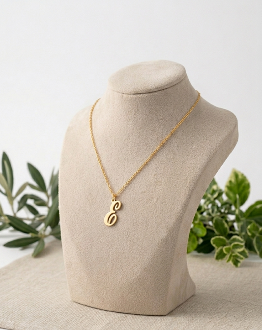 Collier lettre E
