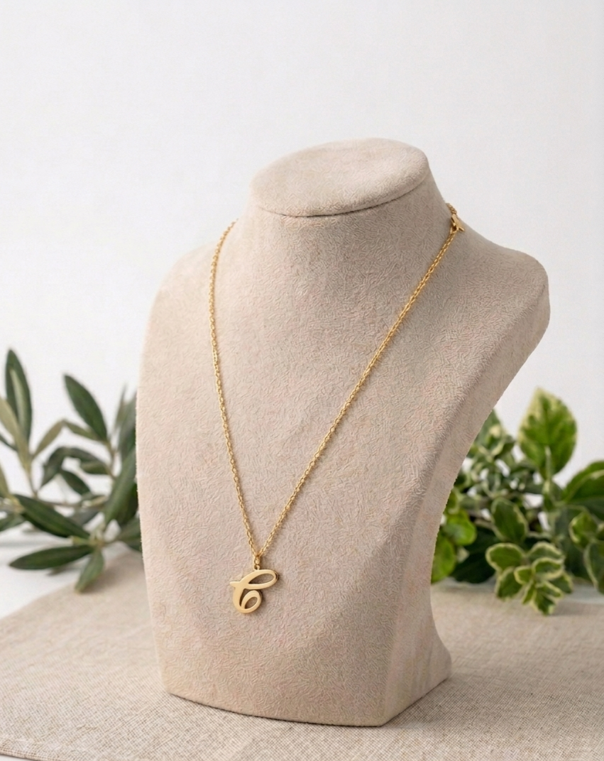 Collier lettre C