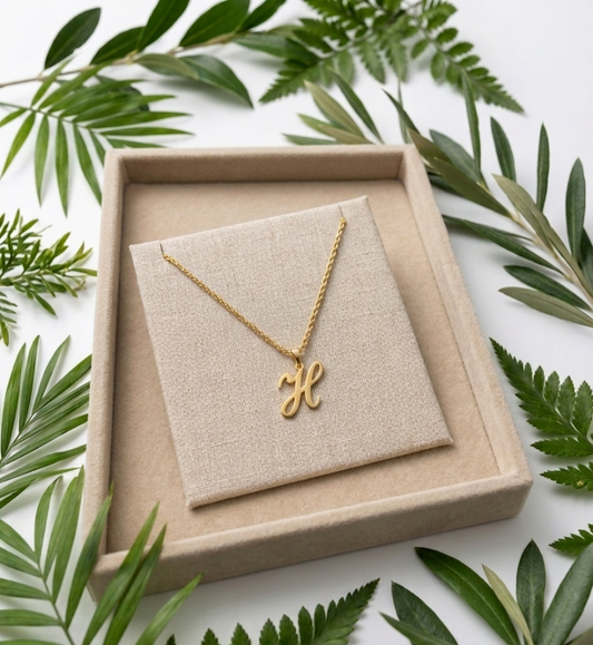 Collier lettre H